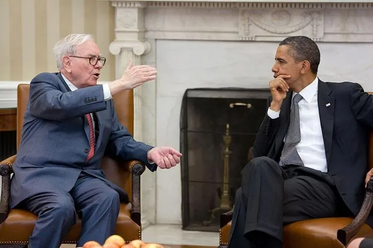 Buffett meets with President Barack Obama at the White House in July 2011