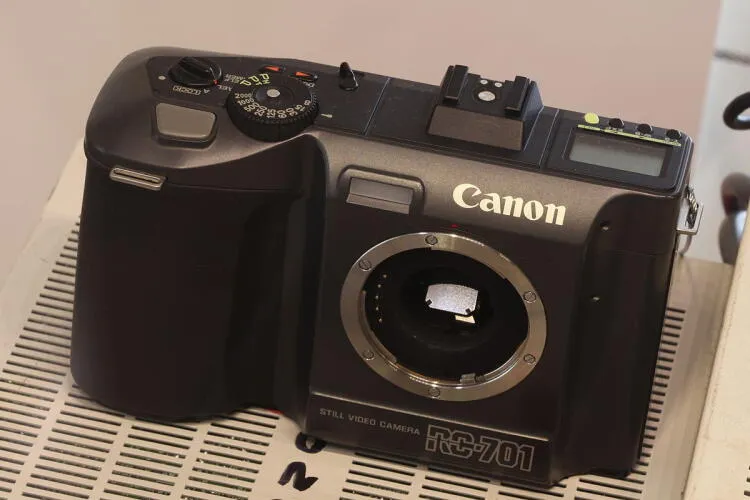 Canon RC-701 img 0829