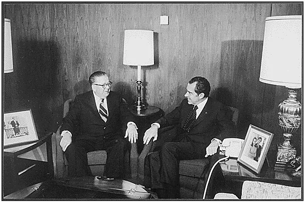 Frank Fitzsimmons and Richard Nixon
