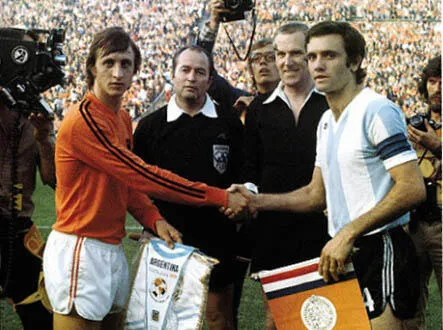 Johan Cruyff (1974 World Cup) vs Argentine
