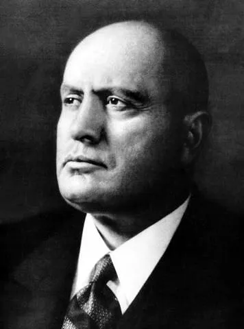 Mussolini biografia