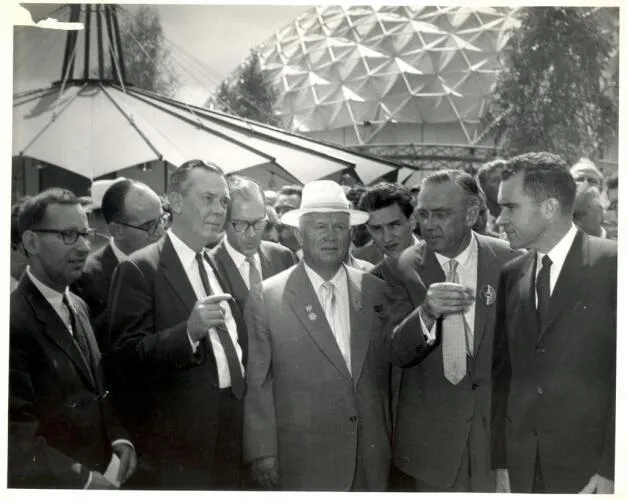 Nixon and Krushchev tour the U.S. National Exhibition in Moscow - image