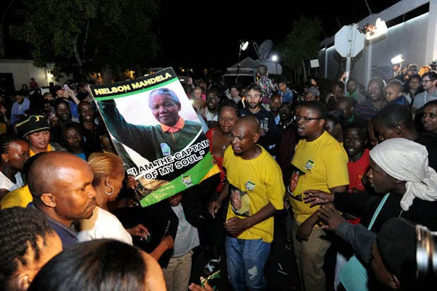 South Africans mourn the death of Nelson Mandela Image