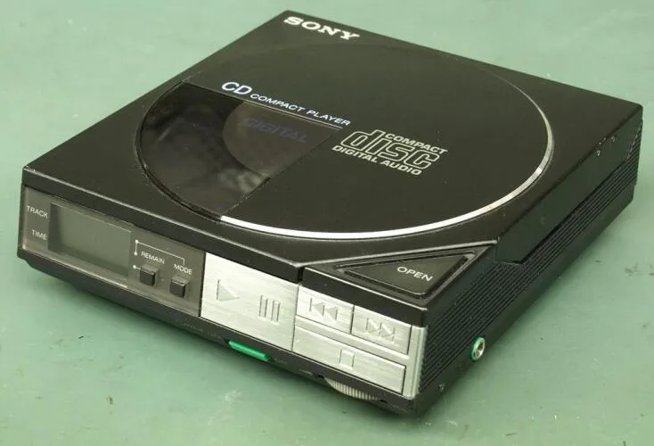 The original Sony D50/D5 Discman from 1984 - image