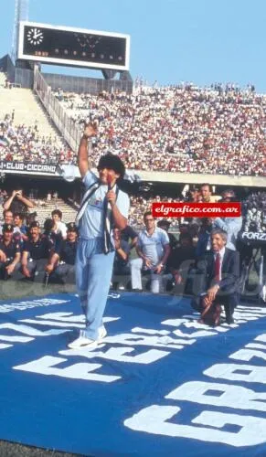 Maradona in San Paolo Stadium