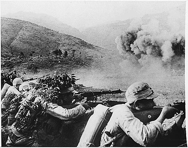 Chinese soldiers fight along the Salween River in Burma