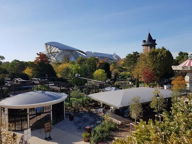 Fondation Louis Vuitton vue du Jardin d'acclimatation - Paris