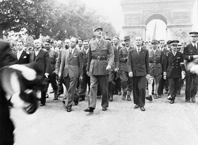 De Gaulle and his entourage stroll down the Champs-Élysées