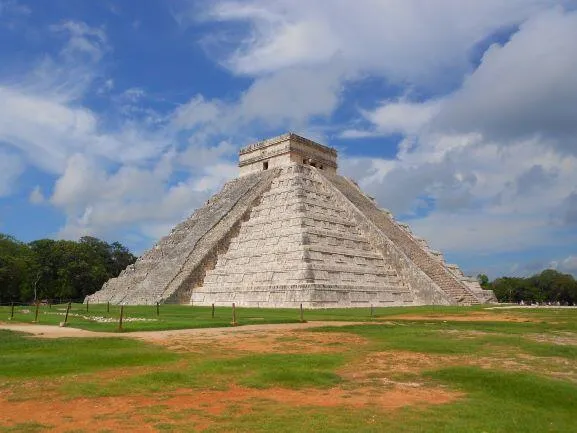 Chichen Itza piramid in México