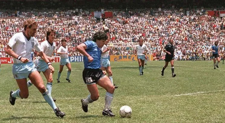 Maradona right before scoring the "Goal of the Century" against England