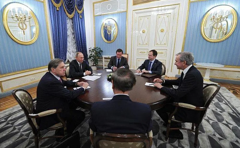 Bernard Arnault in meeting with Vladimir Putin, 24 November 2016