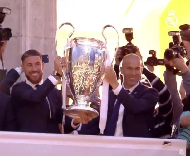 Zidan with Real Madrid captain lifting the 2016 UEFA Champions League trophy - image
