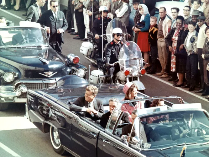 Picture of President Kennedy minutes before his assassination