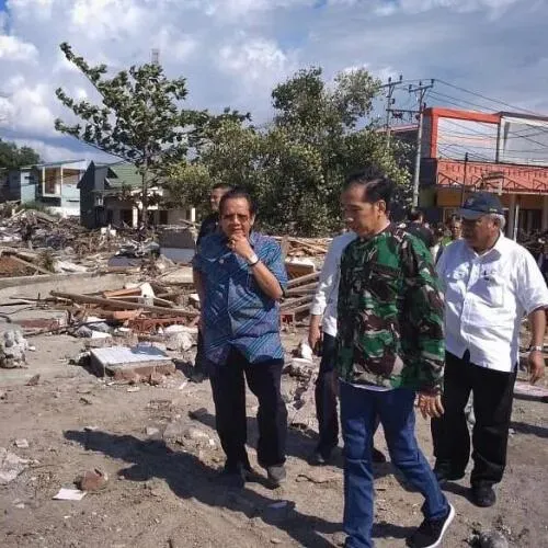 Joko Widodo at the destroyed Balaroa residential area, Palu following the 2018 earthquake