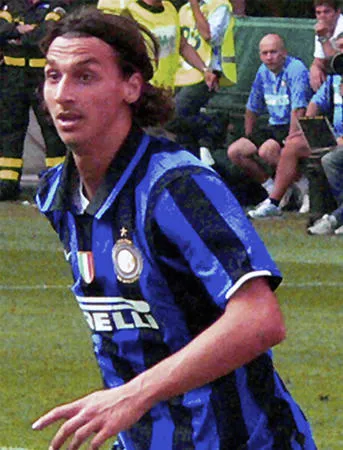 Zlatan Ibrahimović with Inter shirt