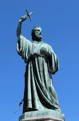 A statue of Peter the Hermit in Amiens
